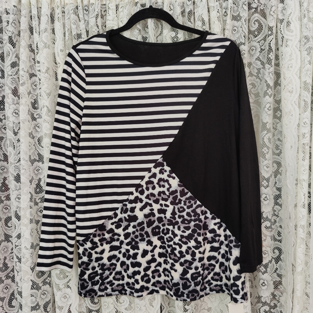 NWT Bloomchic black and white long sleeve top size 10